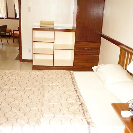 Punta House Hotel Мактан Екстериор снимка