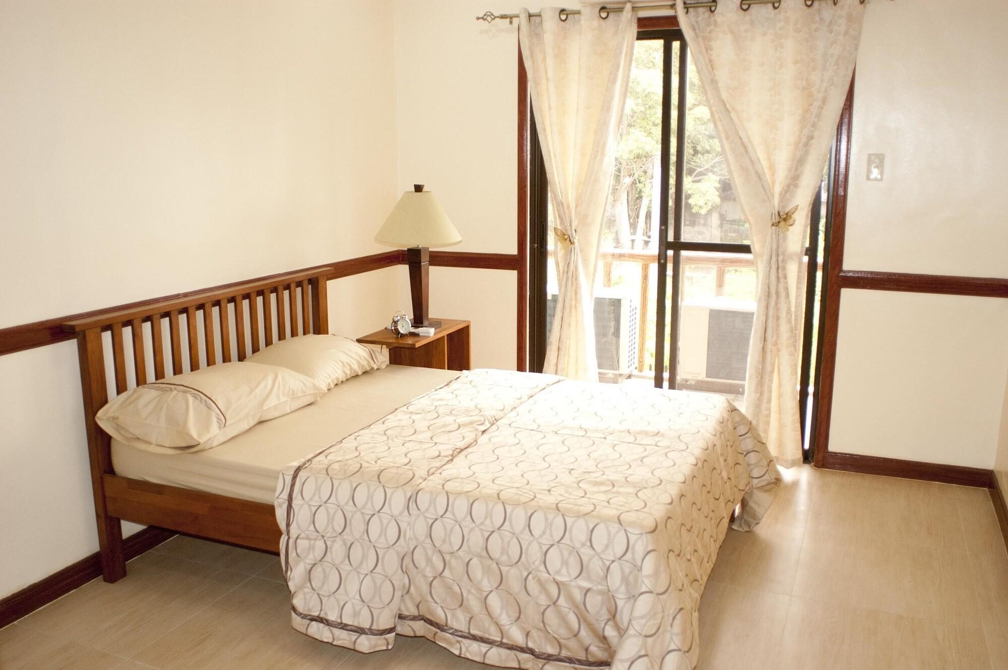 Punta House Hotel Мактан Екстериор снимка