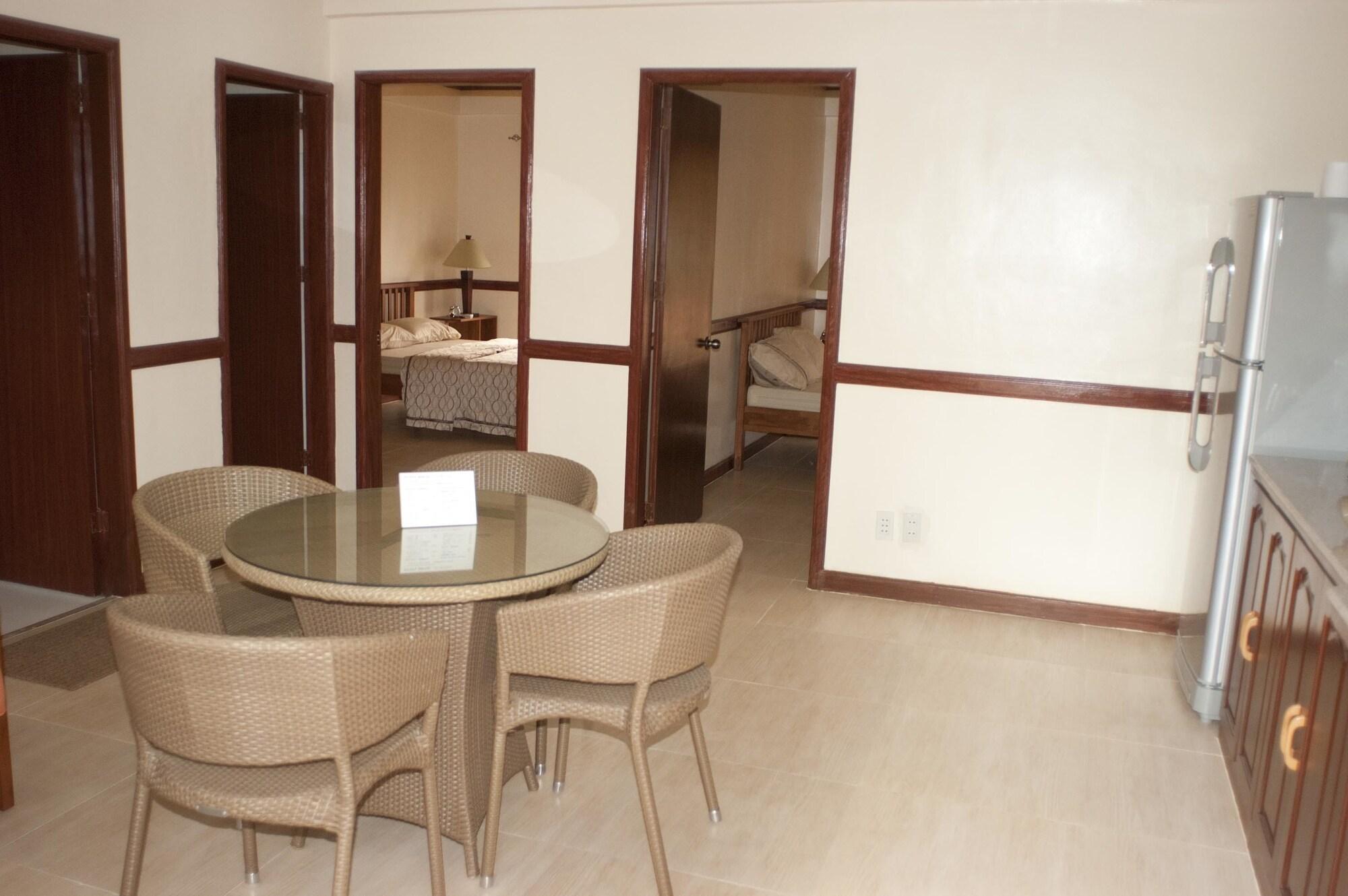 Punta House Hotel Мактан Екстериор снимка
