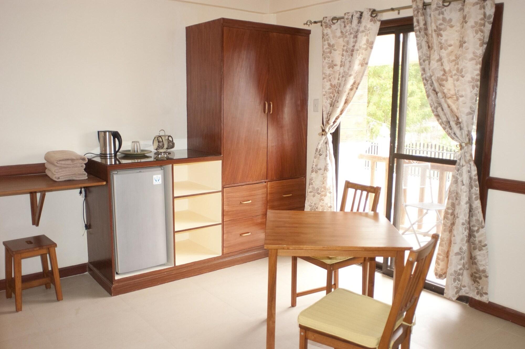 Punta House Hotel Мактан Екстериор снимка