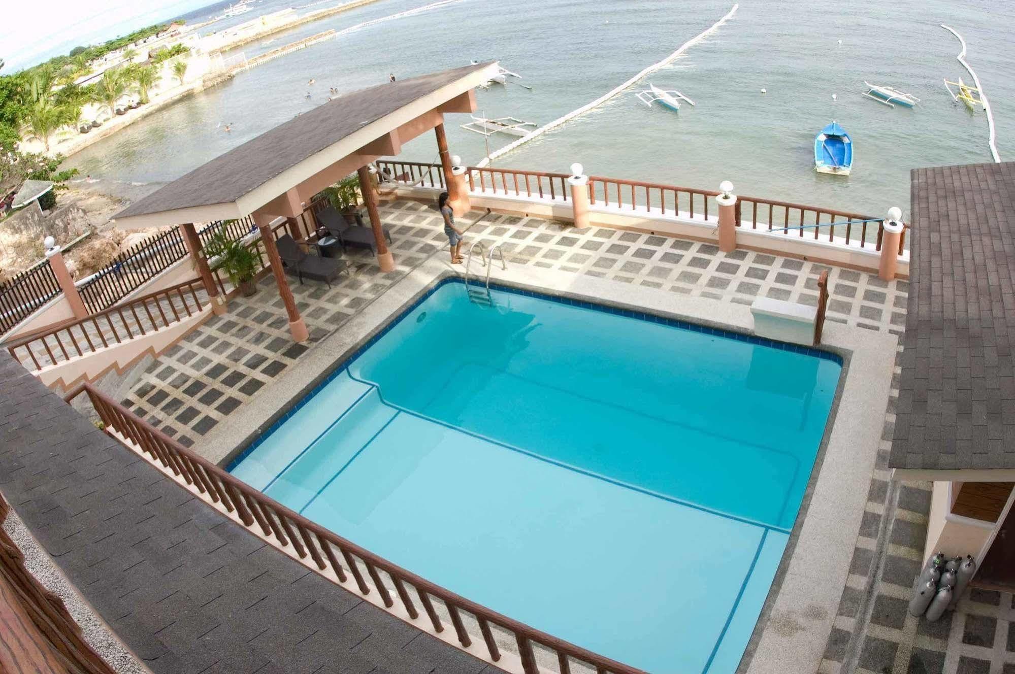 Punta House Hotel Мактан Екстериор снимка